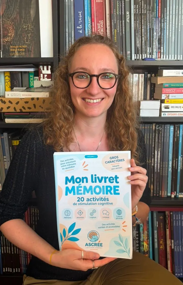 Anna Blanc, psychologue, présente « Mon livret Mémoire », Volume 1